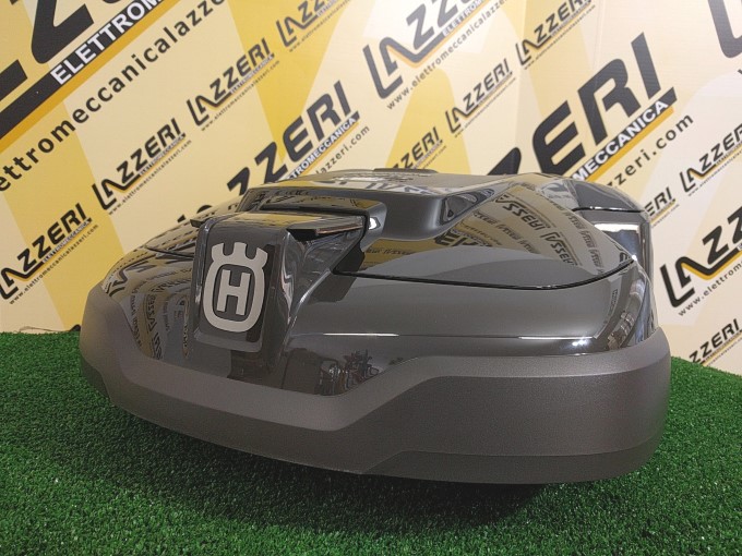 robot-rasaerba-husqvarna-automower-310-attacco-ricarica-front