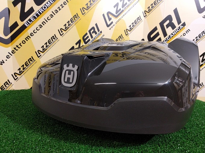 robot-rasaerba-husqvarna-automower-420-attacco-ricarica-front